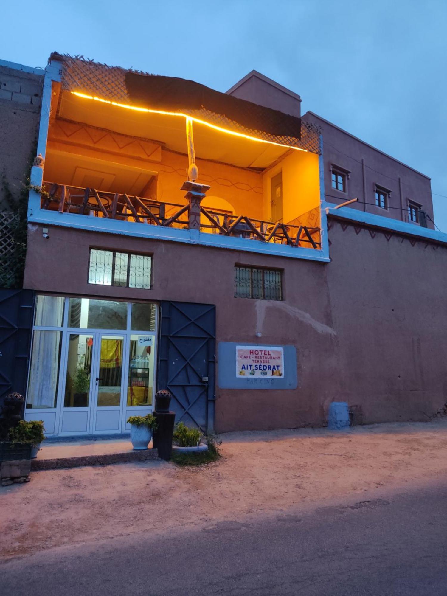 Hotel Restaurant Ait Saderat Boumalne Dades ภายนอก รูปภาพ
